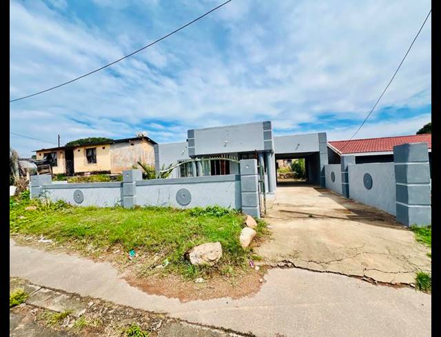 2 BEDROOM HOUSE FOR SALE IN KWAMASHU